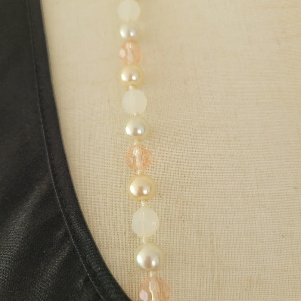 Pink and White Long Beaded Necklace - Picture 3 of 6